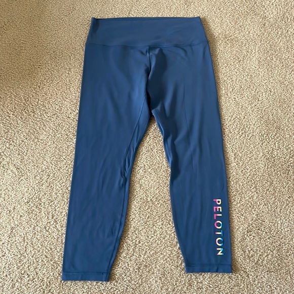 LULULEMON PELOTON WUNDER UNDER LEGGINGS. - Picture 1 of 15